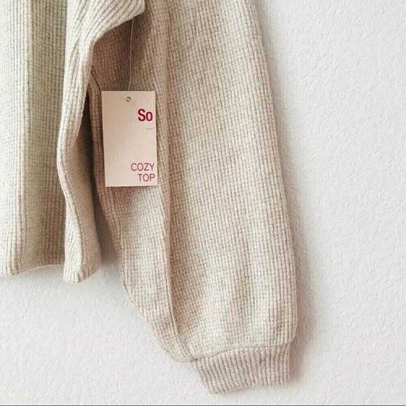 New! Ribbed Waffle Knit Balloon Sleeve Mockneck Sweater Top - Picture 8 of 10